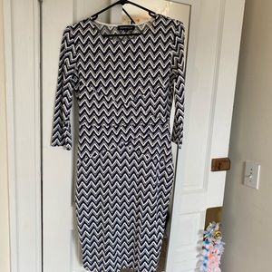 Maxi dress with 3/4 length sleeves